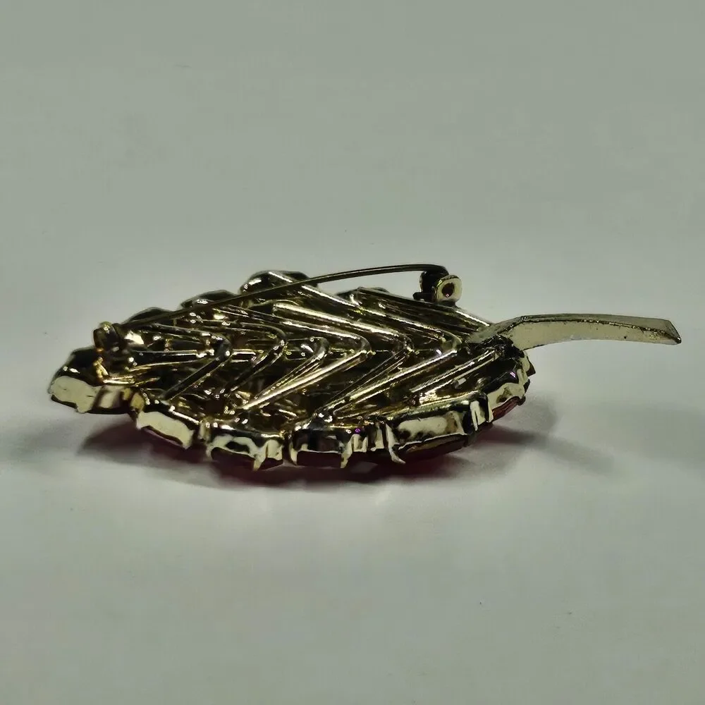 Rhinestone Leaf Pin Pink Red Goldtone Vintage MCM Brooch - Picture 7 of 8